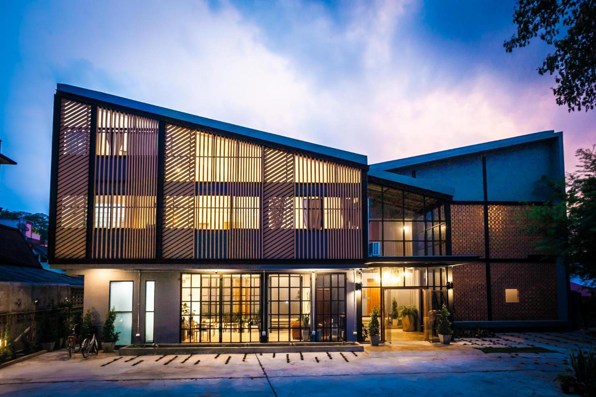 Hug Inn Phrae Exterior foto