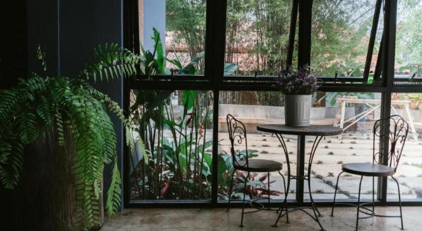 Hug Inn Phrae Exterior foto