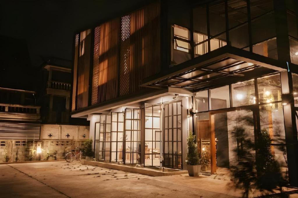 Hug Inn Phrae Exterior foto